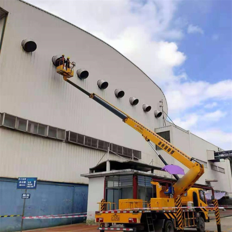 衡水高空作业车出租服务：专业广告牌安装解决方案